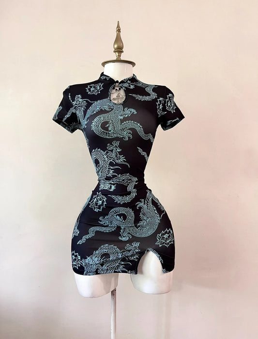 National Trend Style Dragon Pattern Improved Cheongsam, Short-Sleeved Stand-Up Collar with Buttoned Sexy Slit Short Skirt
